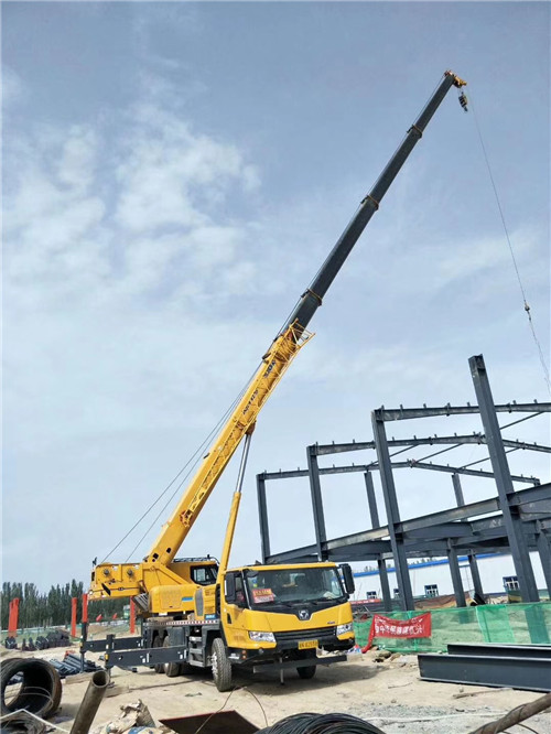 盐源县超高层建筑钢结构吊装案例